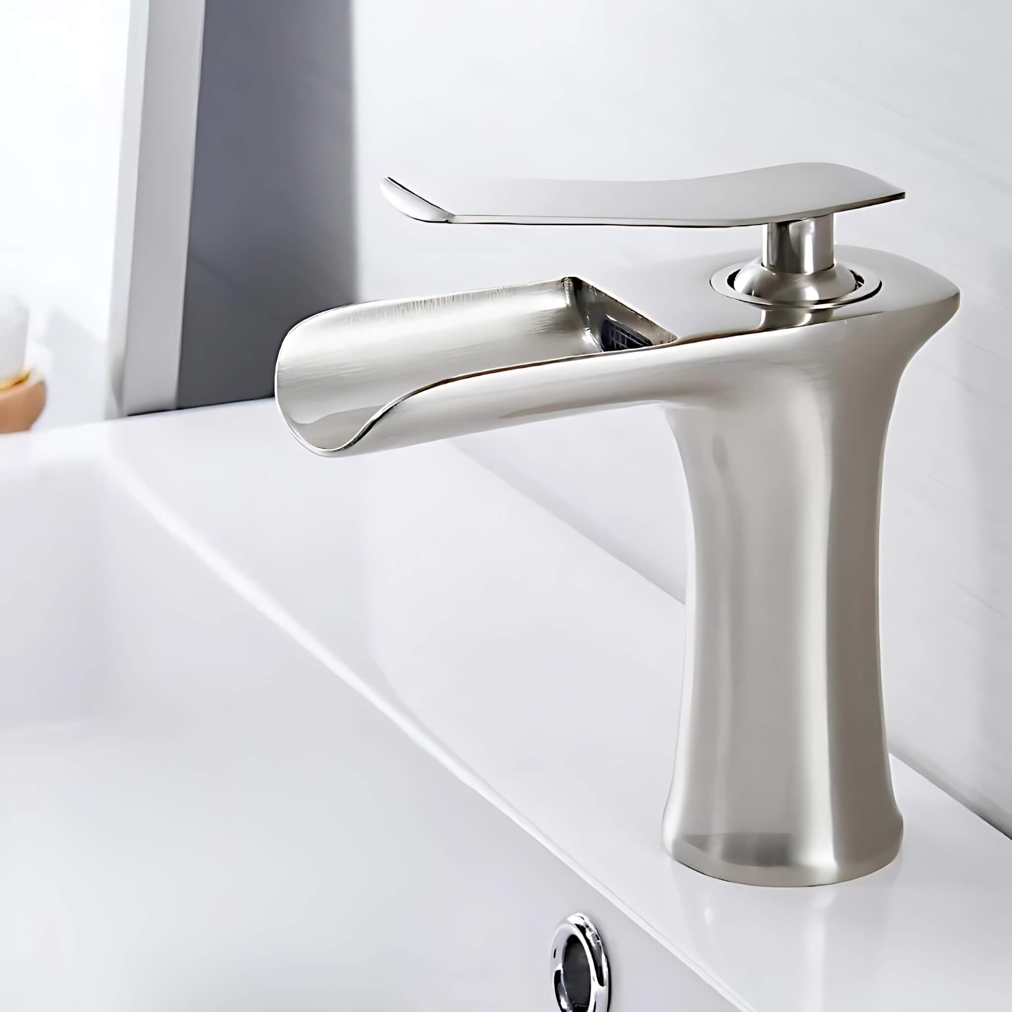 Helfer Waterfall Basin Bathroom Sink Faucet Single handle